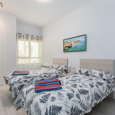 Luxury Beach Front Apartment With Pool Valensiya Dış mekan fotoğraf