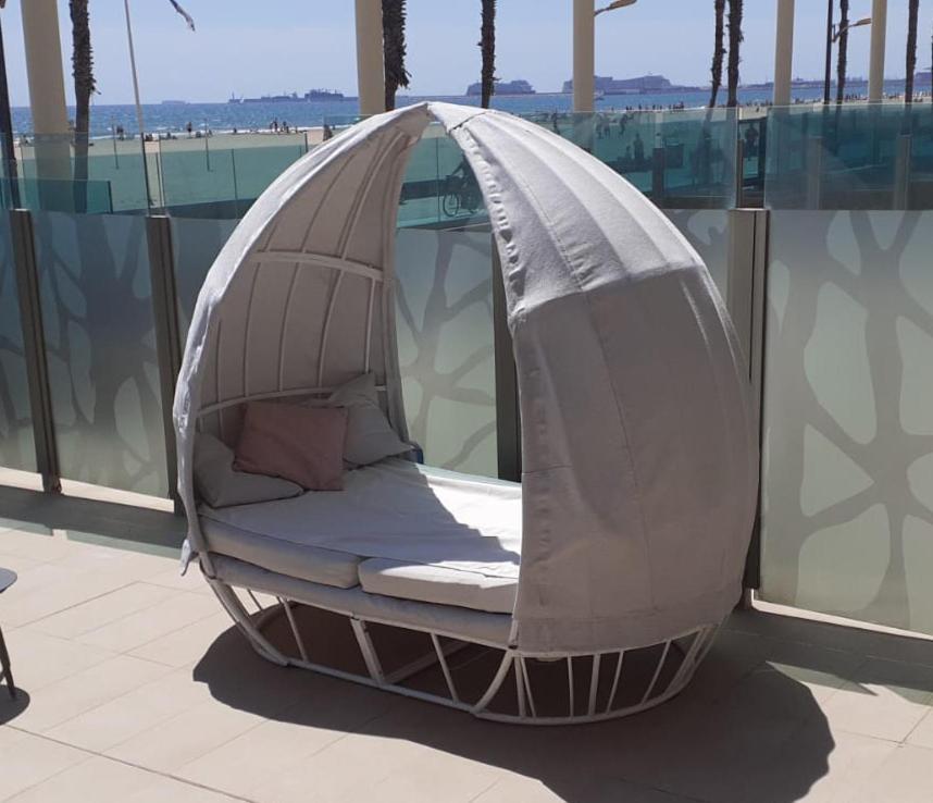 Luxury Beach Front Apartment With Pool Valensiya Dış mekan fotoğraf