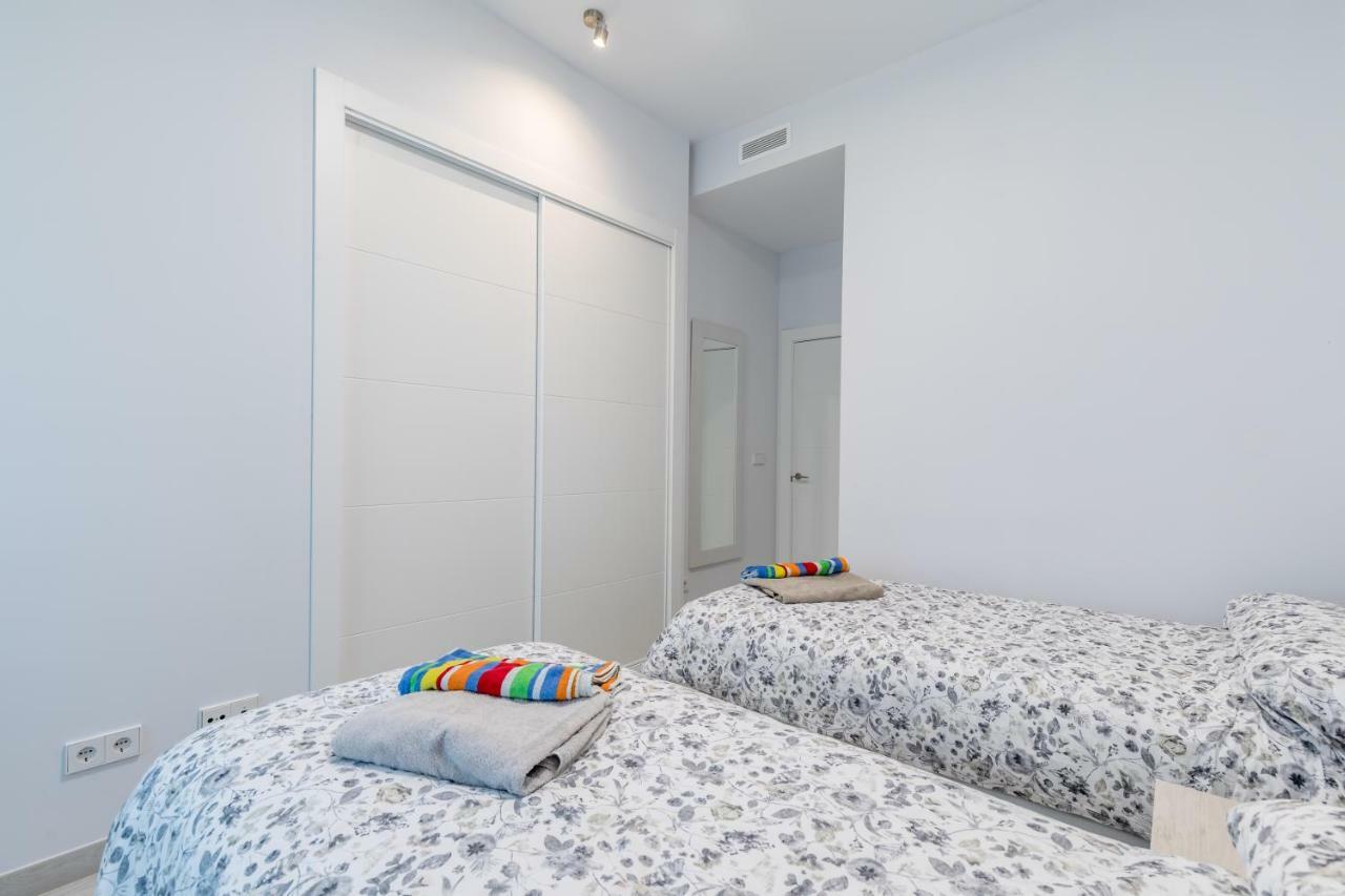 Luxury Beach Front Apartment With Pool Valensiya Dış mekan fotoğraf