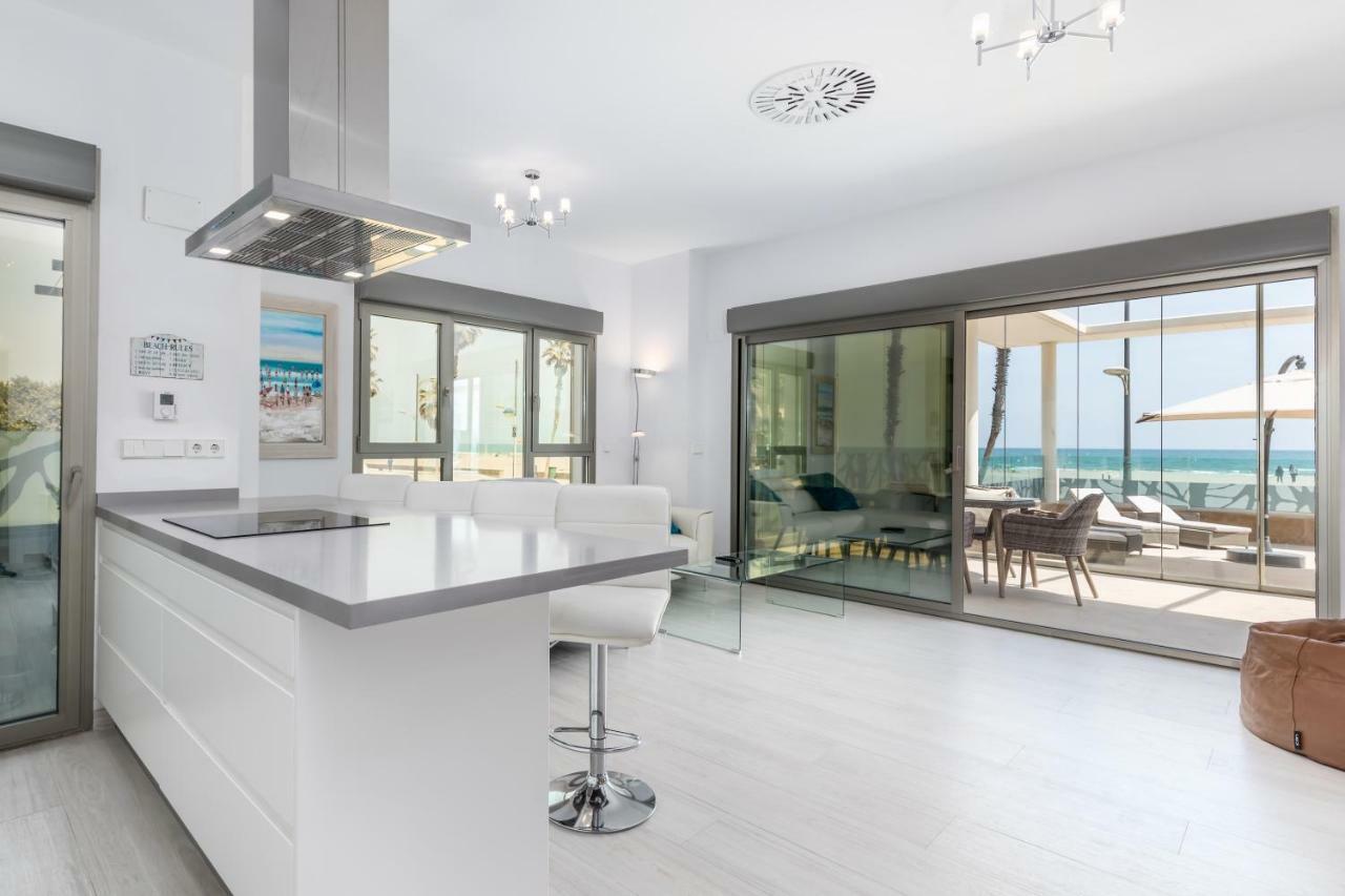Luxury Beach Front Apartment With Pool Valensiya Dış mekan fotoğraf