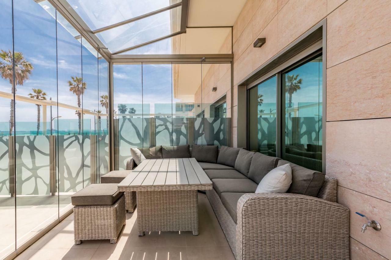 Luxury Beach Front Apartment With Pool Valensiya Dış mekan fotoğraf
